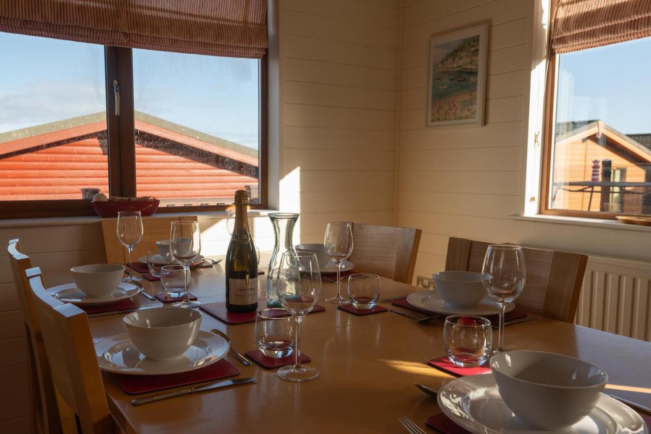 Holiday home 28 Ocean Terrace - 3 Bed-sleeps 6-tjs28ot *