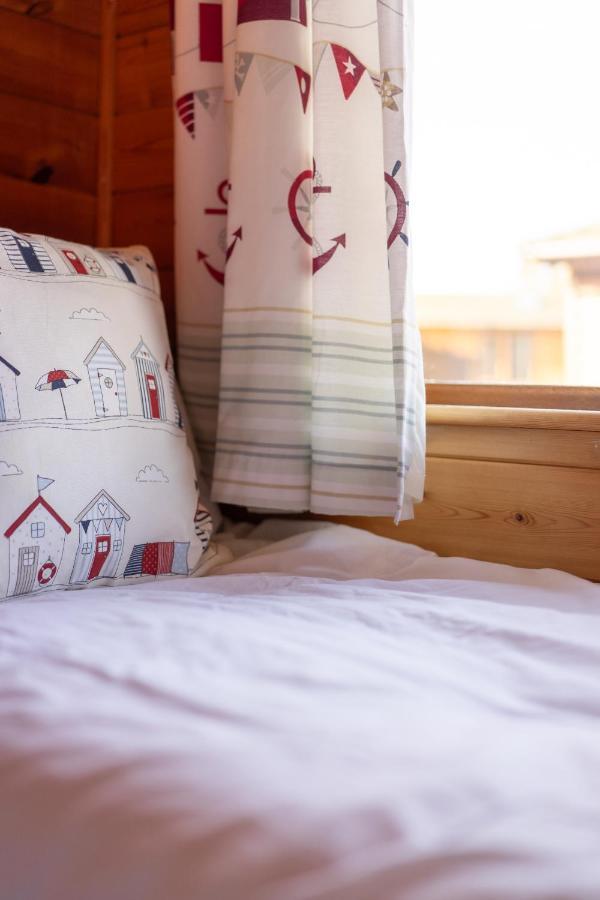 28 Ocean Terrace - 3 Bed-sleeps 6-tjs28ot Holiday home Woolacombe